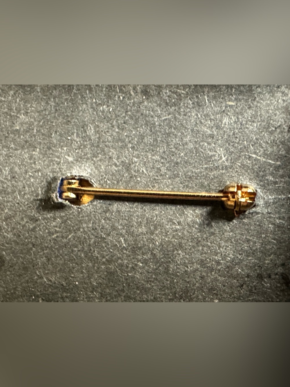 vintage gold-tone Avon Calling door knocker lapel pin, likely awarded to sales r - Picture 6 of 12